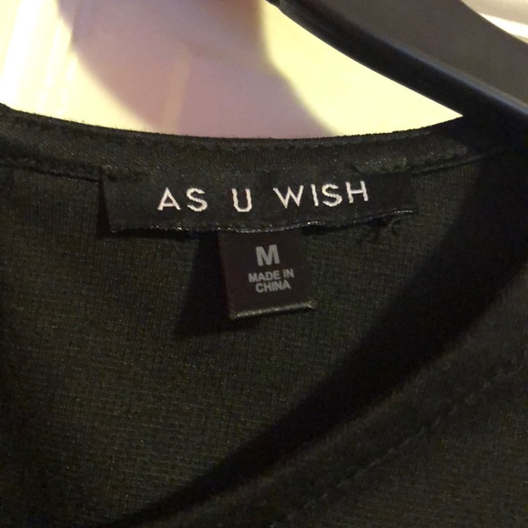 Black tight fitting curvy dress - Picture 3 of 5